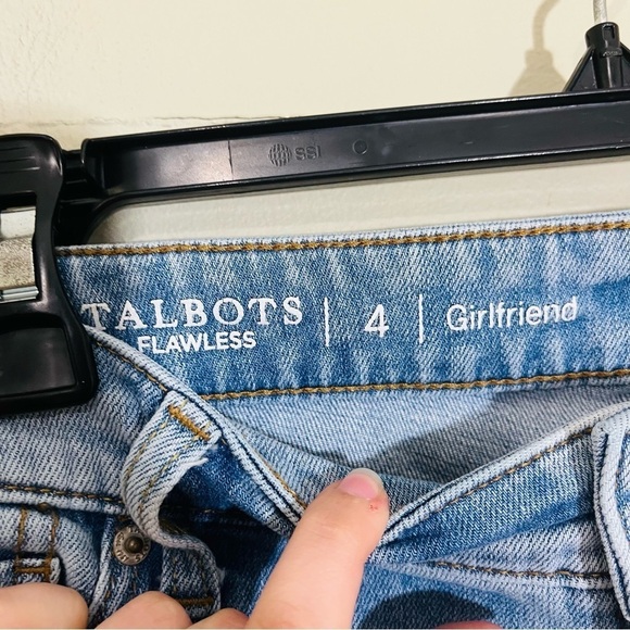Talbots Flawless Girlfriend Light Wash Jeans SZ 4 Cotton - Picture 6 of 9
